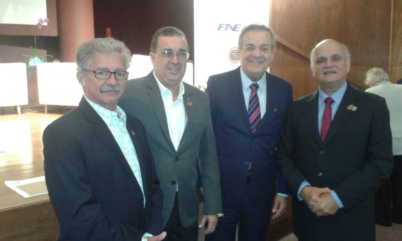O vice-presidente e presidentes do Crea Alagoas, Ailton Pacheco e Fernando Dacal, respectivamente, participaram do encontro juntamente com o deputado Ronaldo Lessa e o presidente da FNE, Murilo Pinheiro