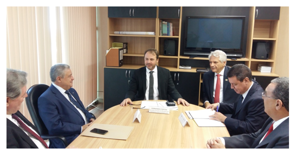 (da esq.p/dir) Cláudio Calheiros, Jospe Tadeu da Silva, Fernando Fortes, Antonio \claret de Oliveira, presidente da Infraero, Carlos Barros, chefe de gabinete do ministério dos Transportes e Fernando Dacal